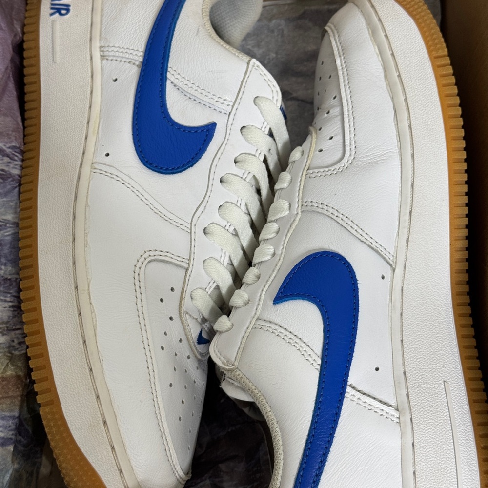 Air Force 1 Low Retro Men's White and Blue Sneakers with Gum Sole
